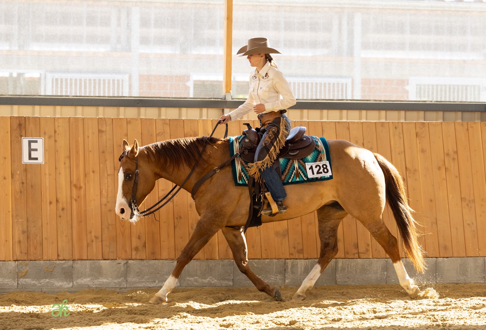 Maya im Westernturnier auf ihrem Quarter Horse